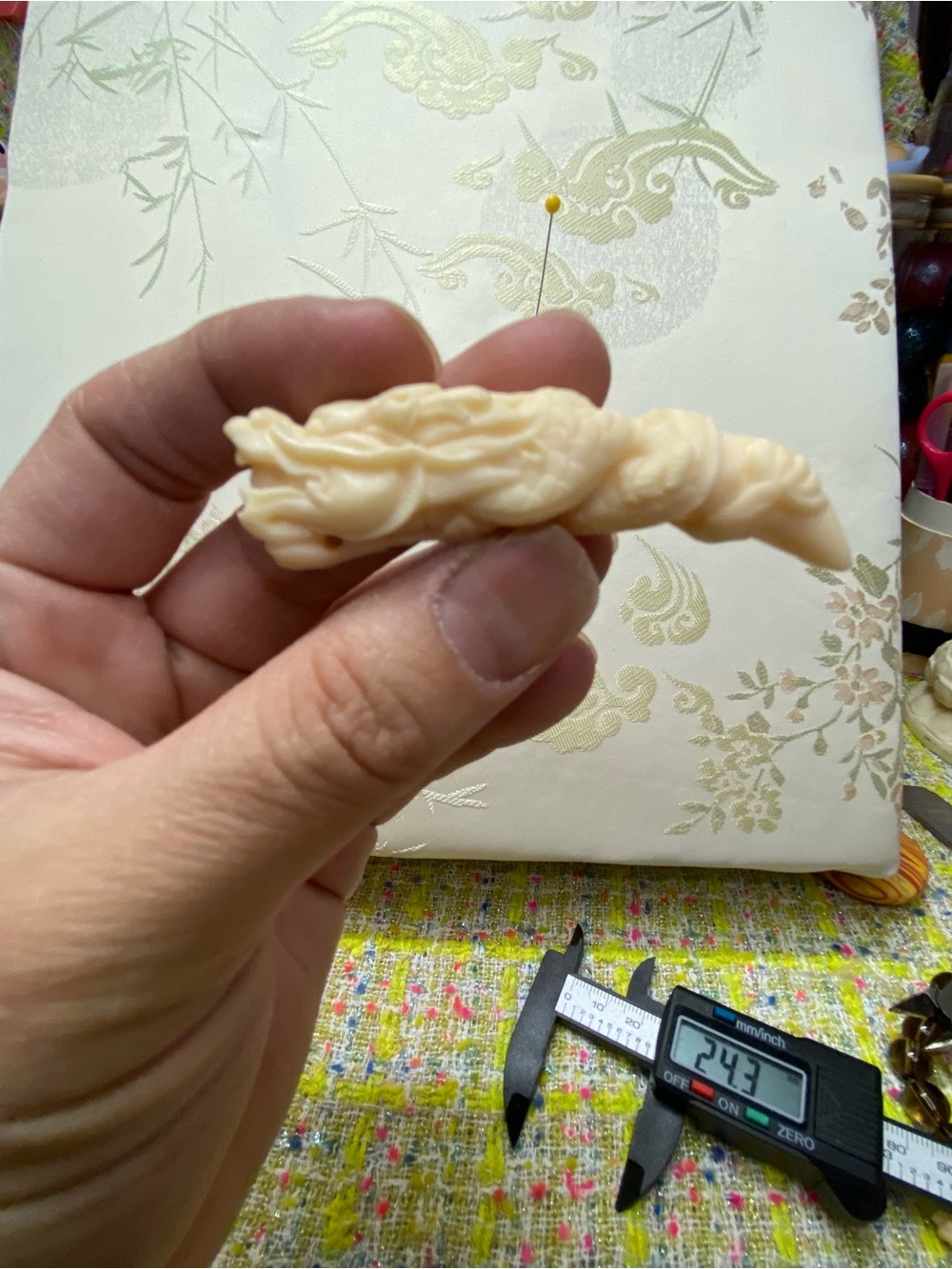 Beige Carved Dragon Figurine - Decorative Reptile Accent